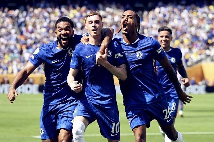 英超通关计划破产，巴黎这次遇到硬茬了